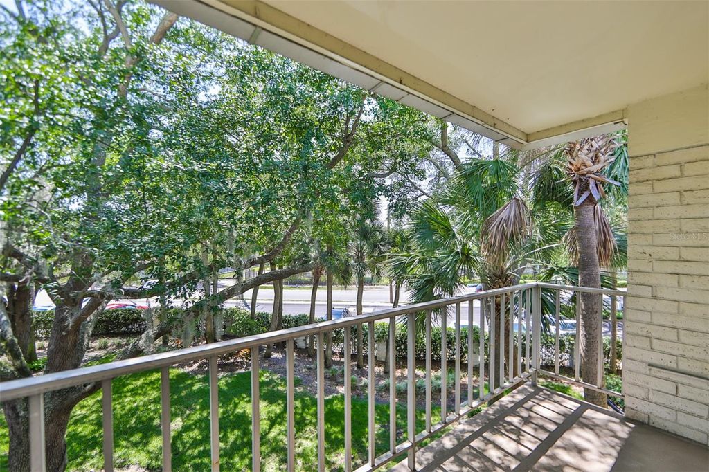 Photo of 3325 Bayshore Boulevard #E34, Tampa, FL 33629 (MLS # TB8498468)