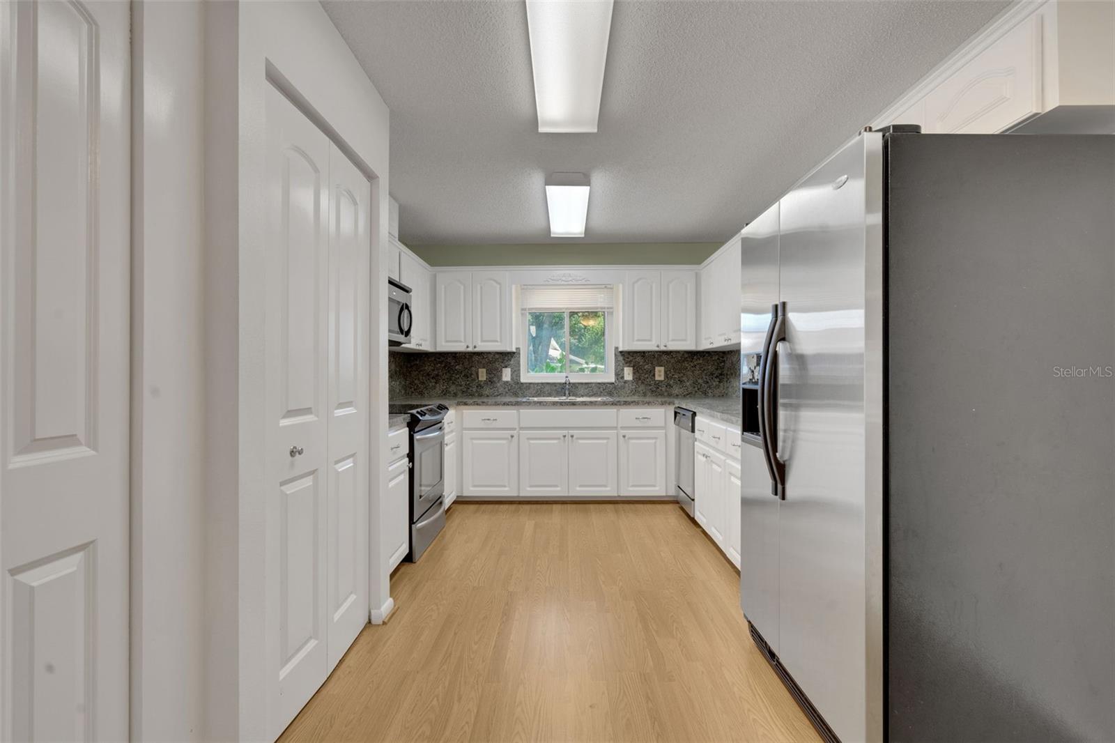 CIRCLE SQUARE WOODS - Residential