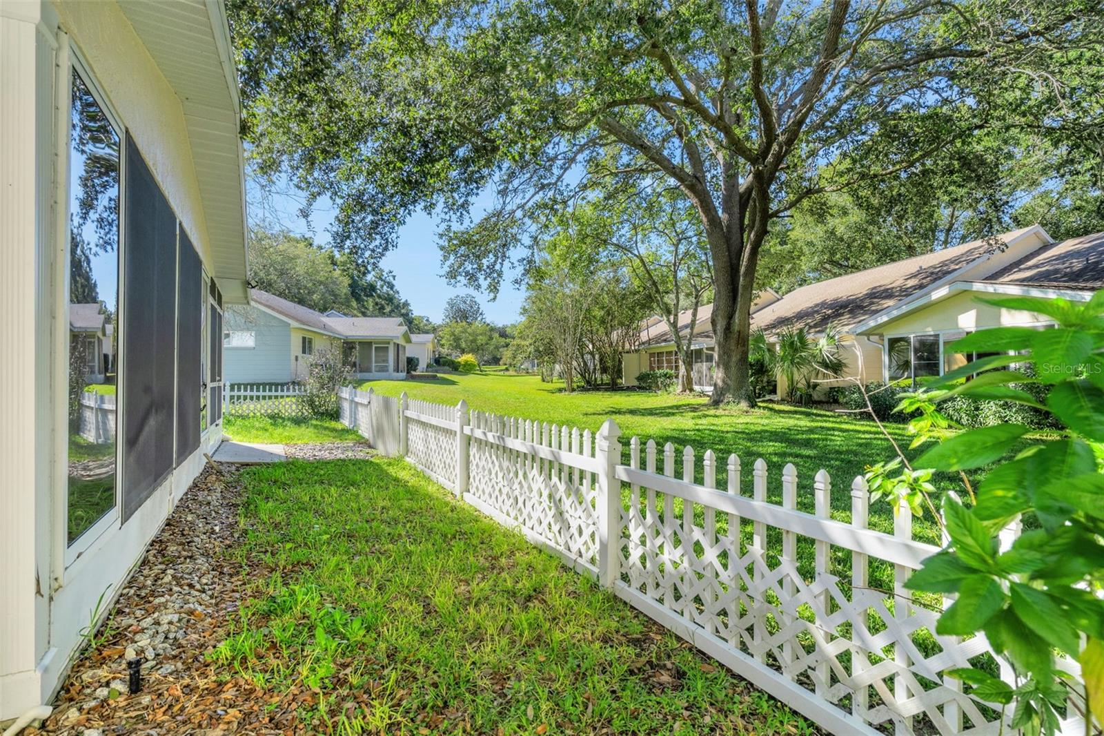 CIRCLE SQUARE WOODS - Residential