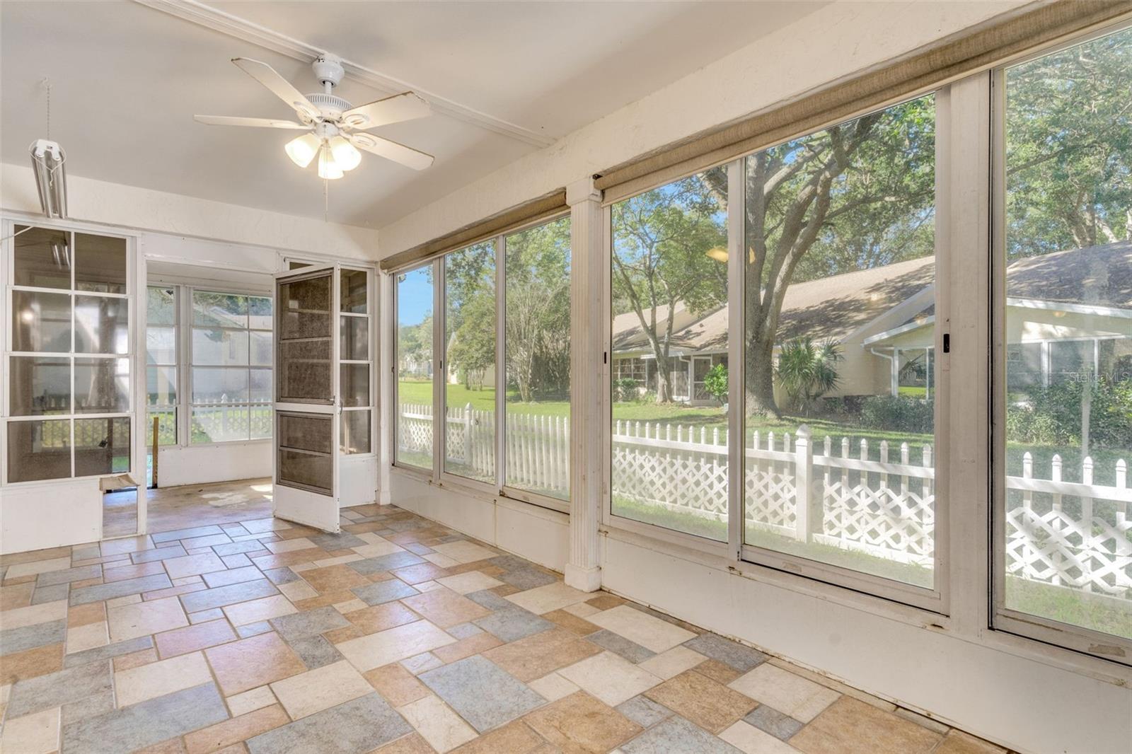 CIRCLE SQUARE WOODS - Residential
