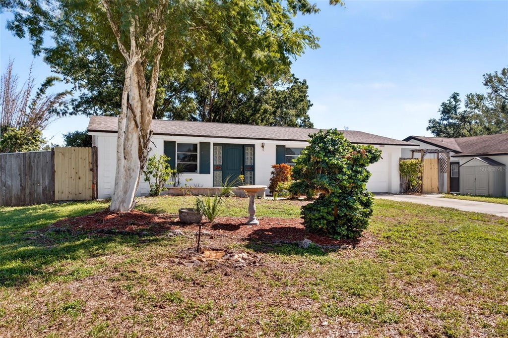 Photo of 408 13th Street SW, Ruskin, FL 33570 (MLS # TB8558918)