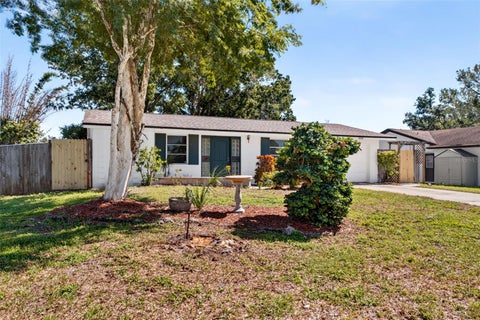 Photo of 408 13th Street SW, Ruskin, FL 33570 (MLS # TB8558918)
