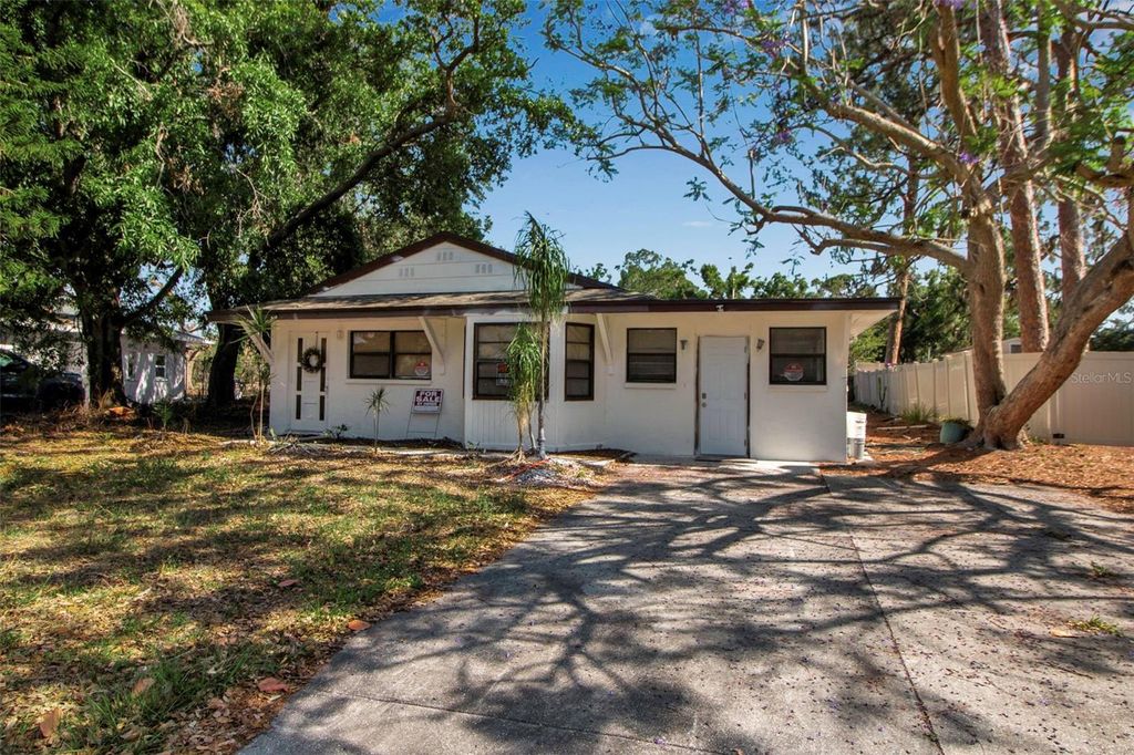 Photo of 4918 Lahaina Drive, Sarasota, FL 34232 (MLS # A4650833)