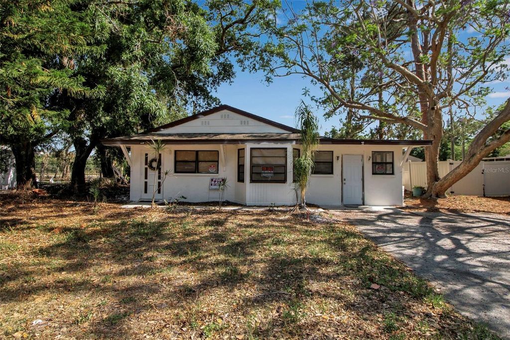 Photo of 4918 Lahaina Drive, Sarasota, FL 34232 (MLS # A4650833)