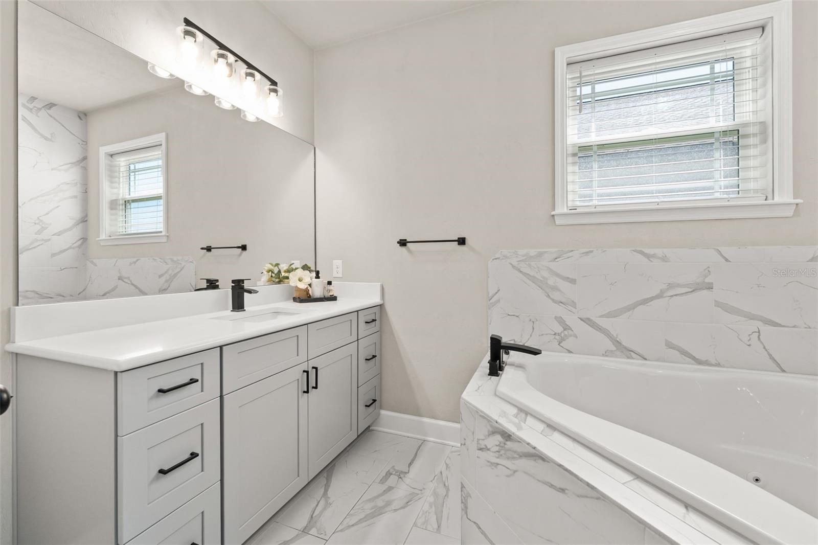 COUNTRYWAY OF NEWBERRY PH IV PB 37 PG 78 - Residential