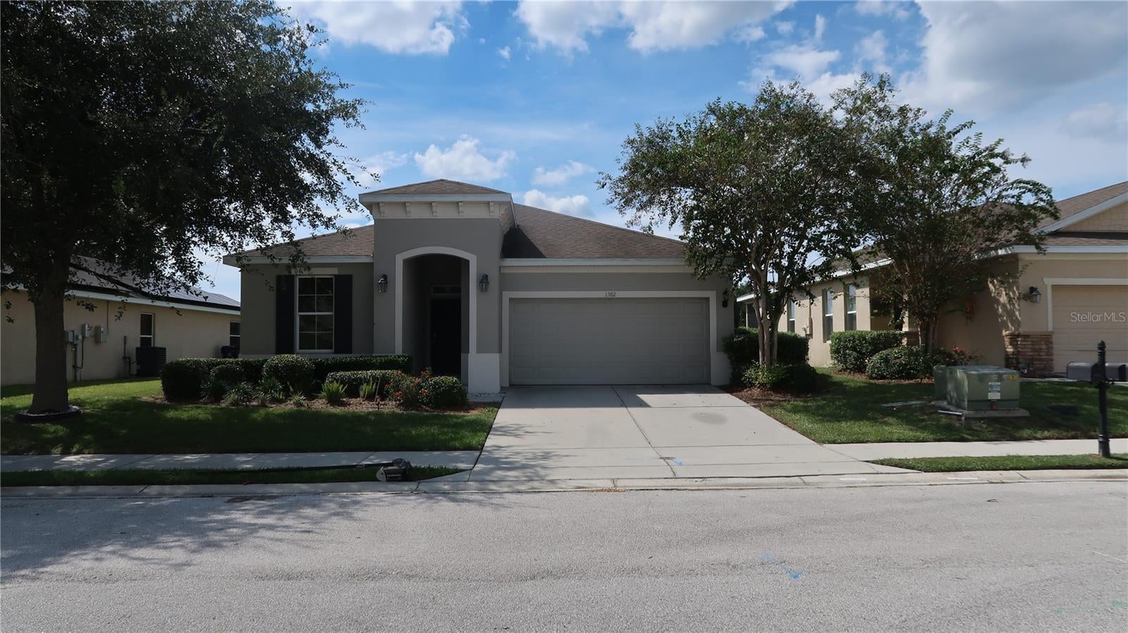 1382 WINDWARD OAKS LOOP