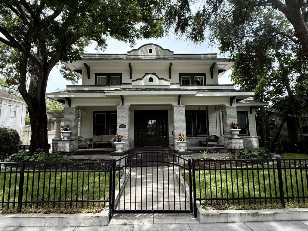 Photo of 503 S Newport Avenue, Tampa, FL 33606 (MLS # TB8432502)