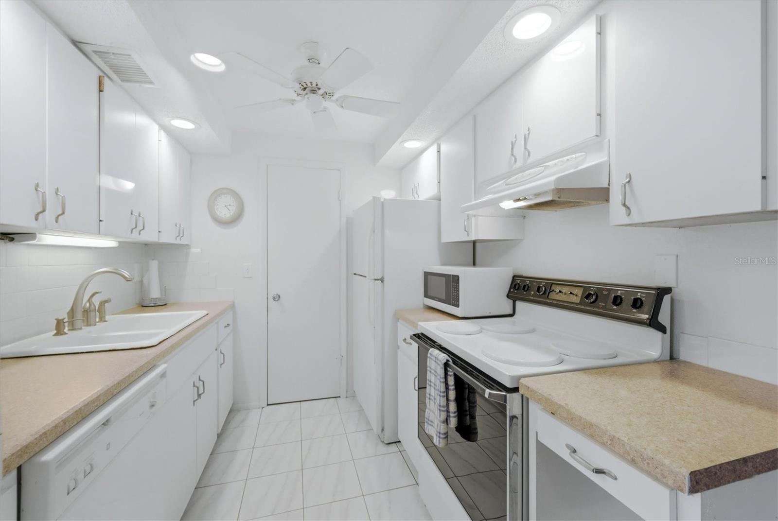 EL CONQUISTADOR VILLAGE 1 SEC 1 - Residential