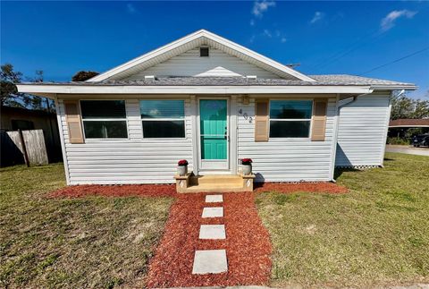 A home in AUBURNDALE