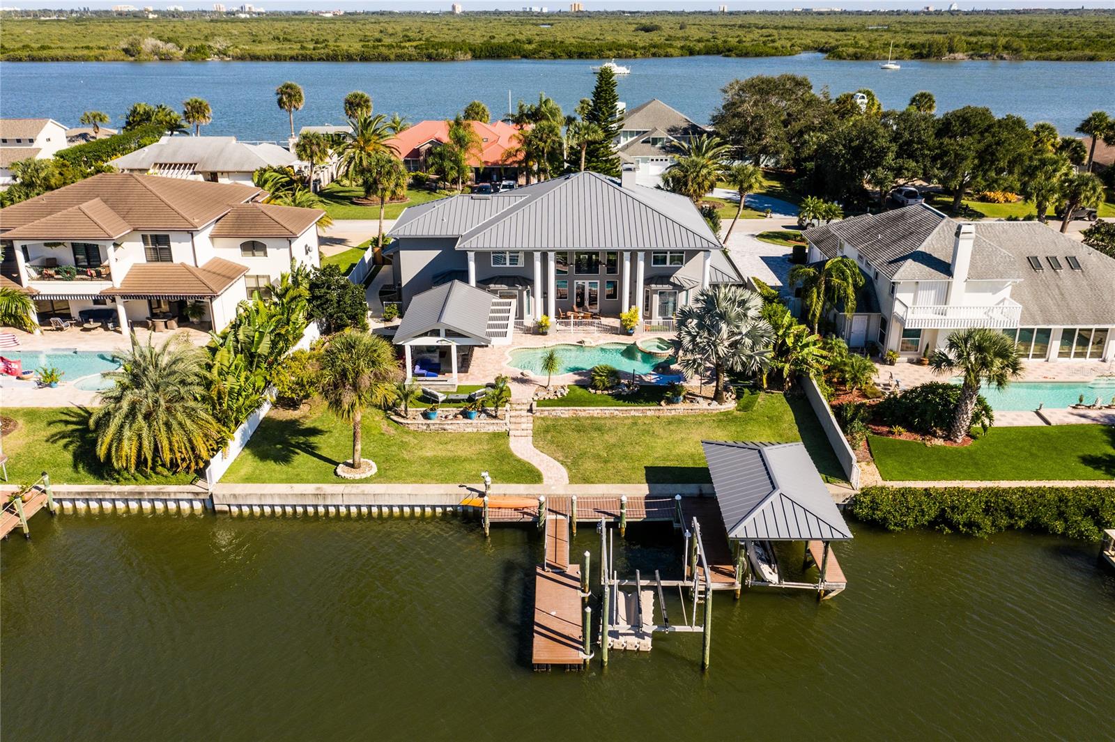 Yacht Club Island Estate - Residential