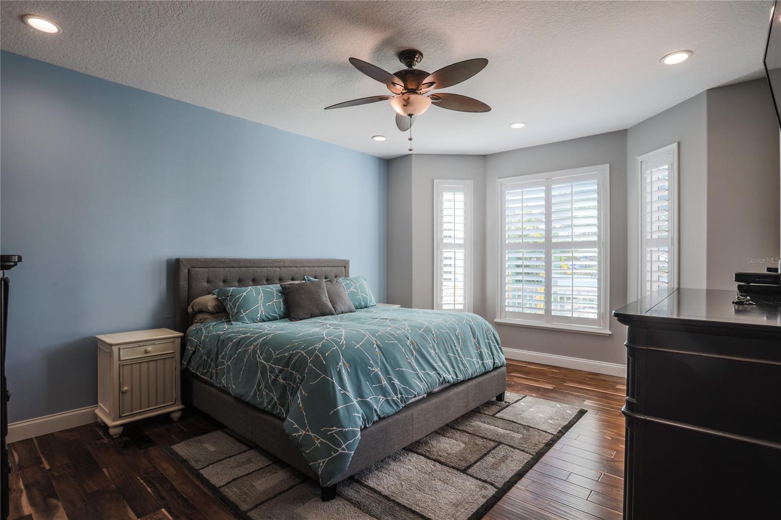 Yacht Club Island Estate - Residential