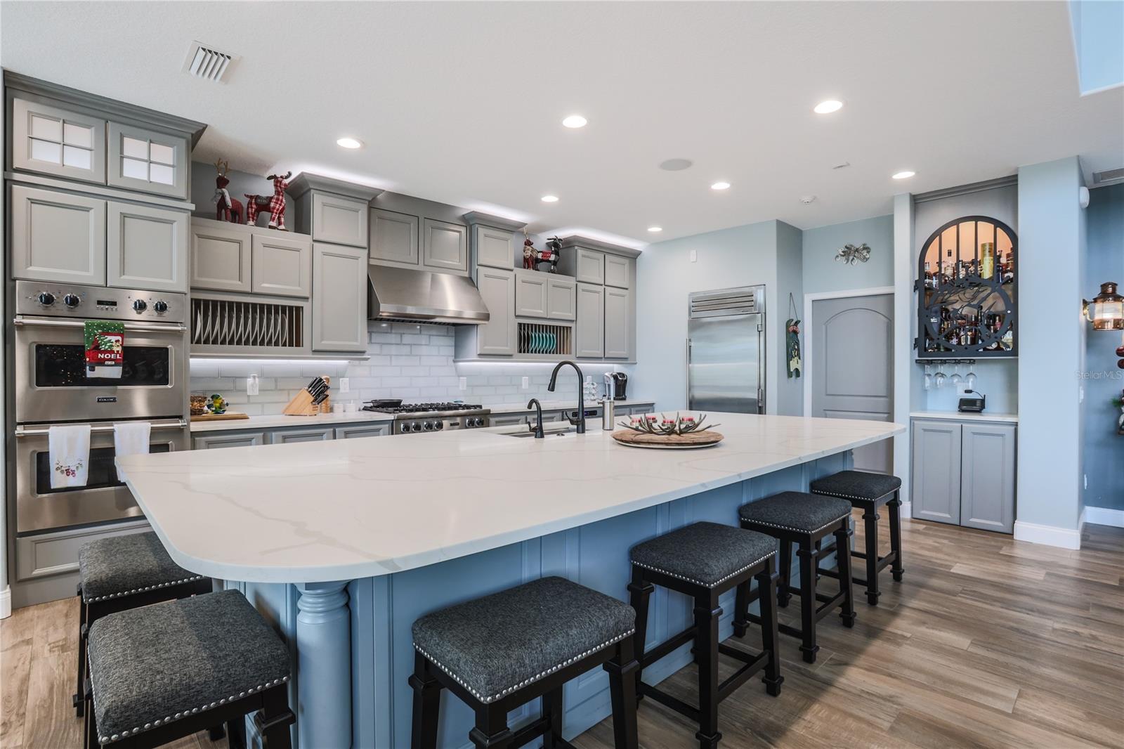 Yacht Club Island Estate - Residential