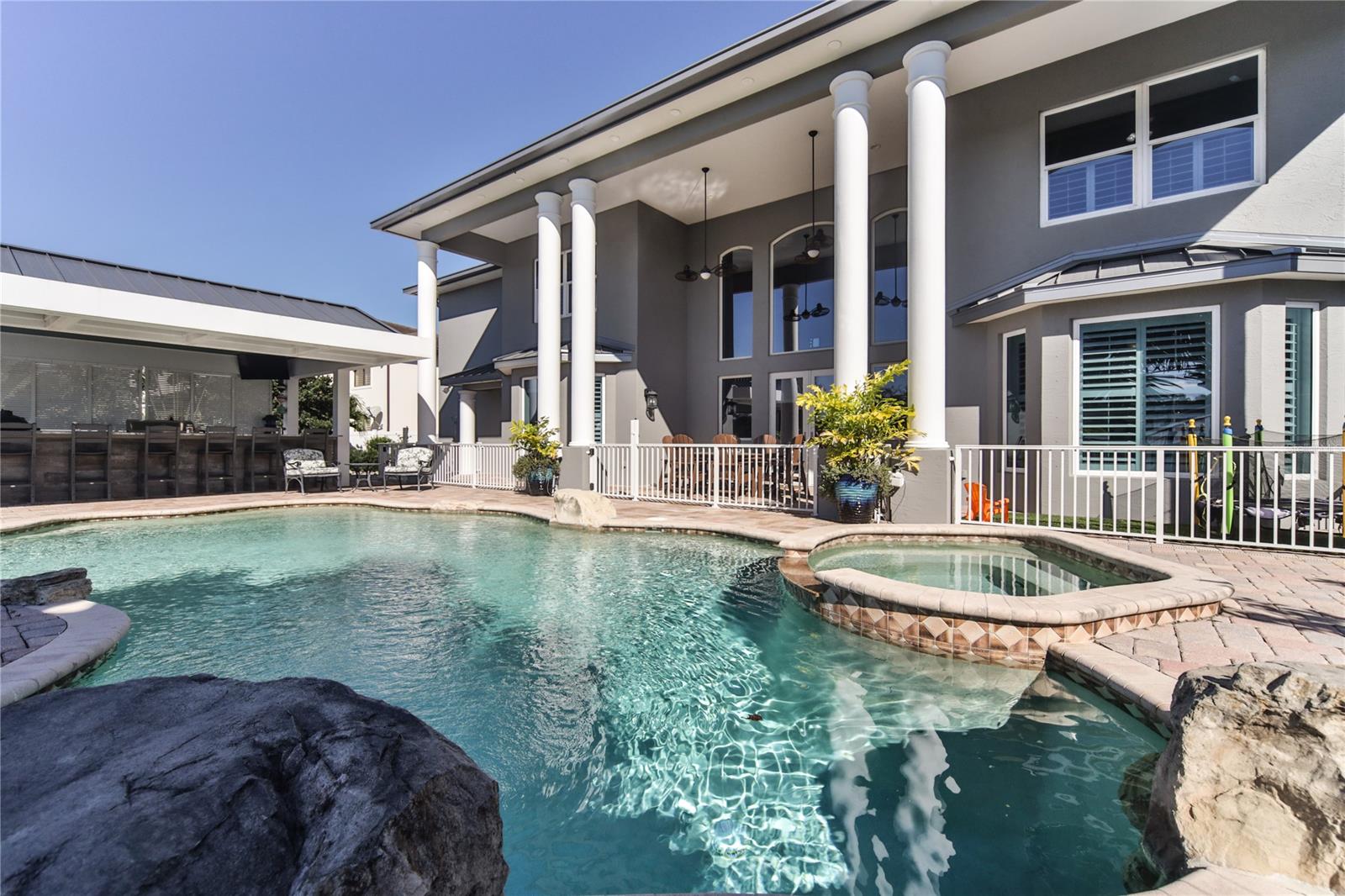 Yacht Club Island Estate - Residential