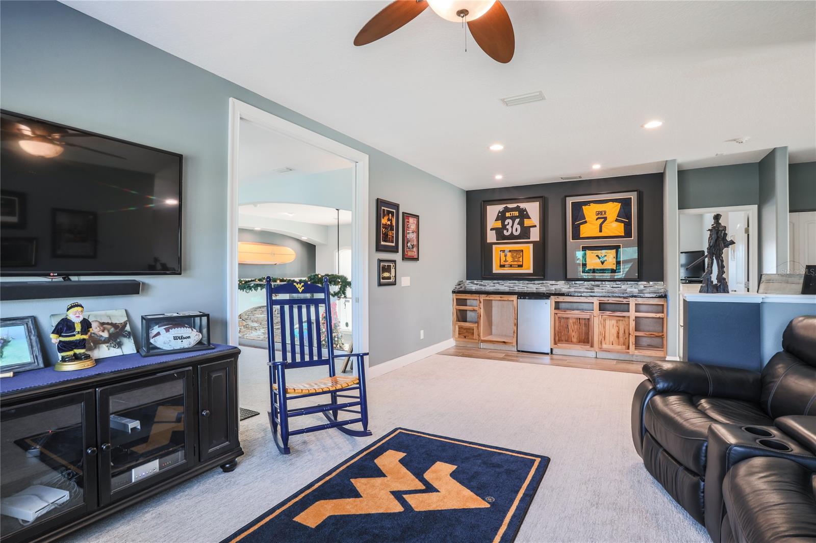 Yacht Club Island Estate - Residential