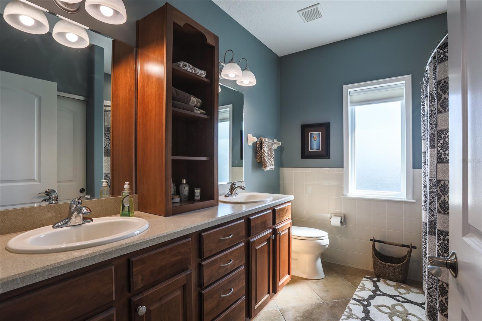 Yacht Club Island Estate - Residential