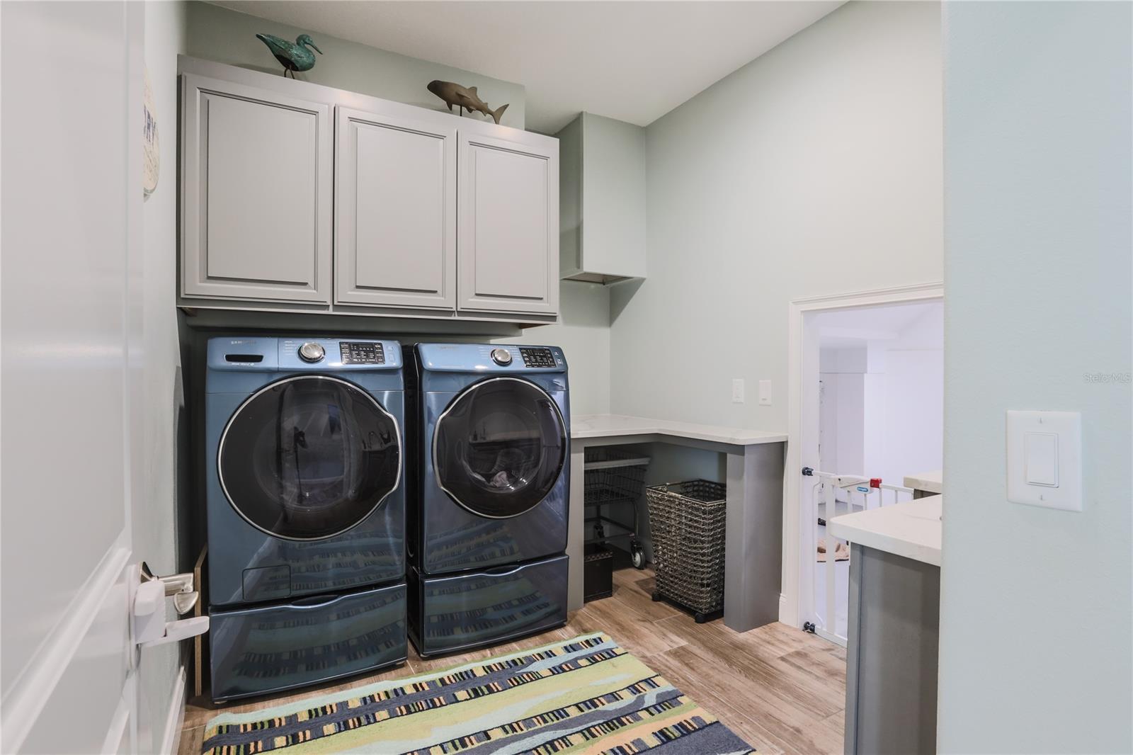 Yacht Club Island Estate - Residential