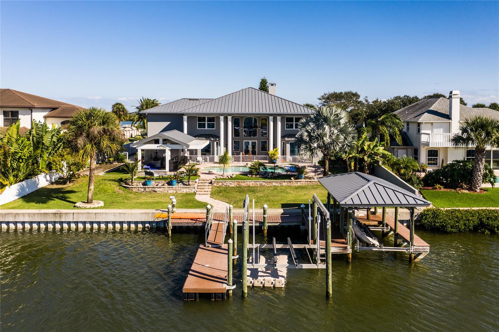 Yacht Club Island Estate - Residential