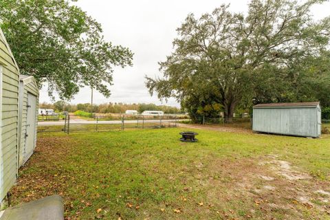 A home in AUBURNDALE