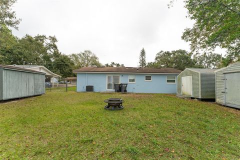 A home in AUBURNDALE