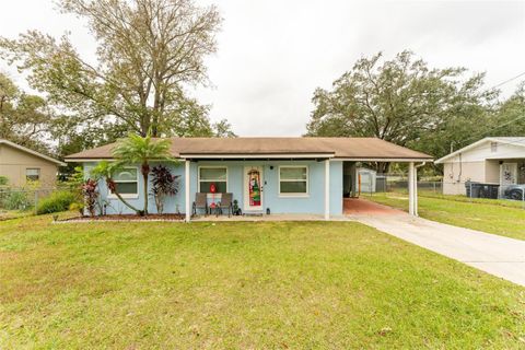 A home in AUBURNDALE