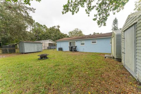 A home in AUBURNDALE