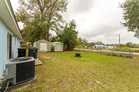 A home in AUBURNDALE