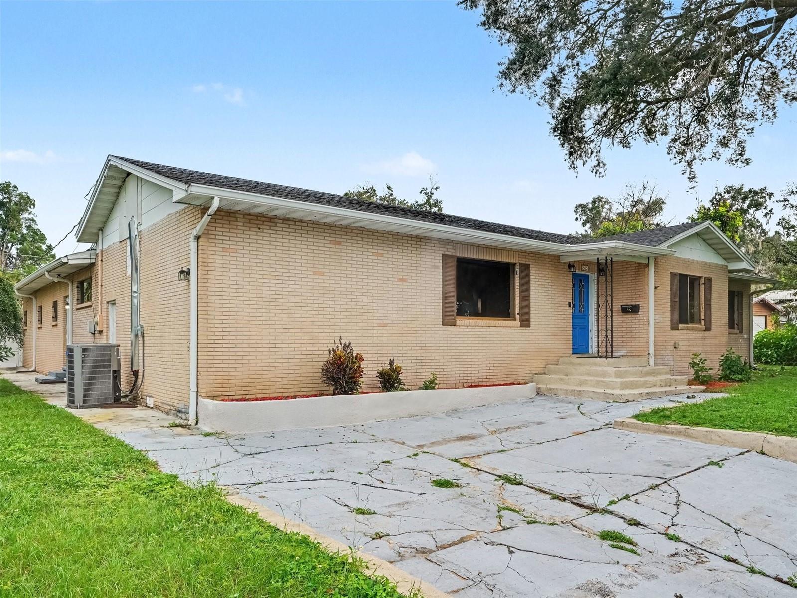 513 PALENCIA PLACE