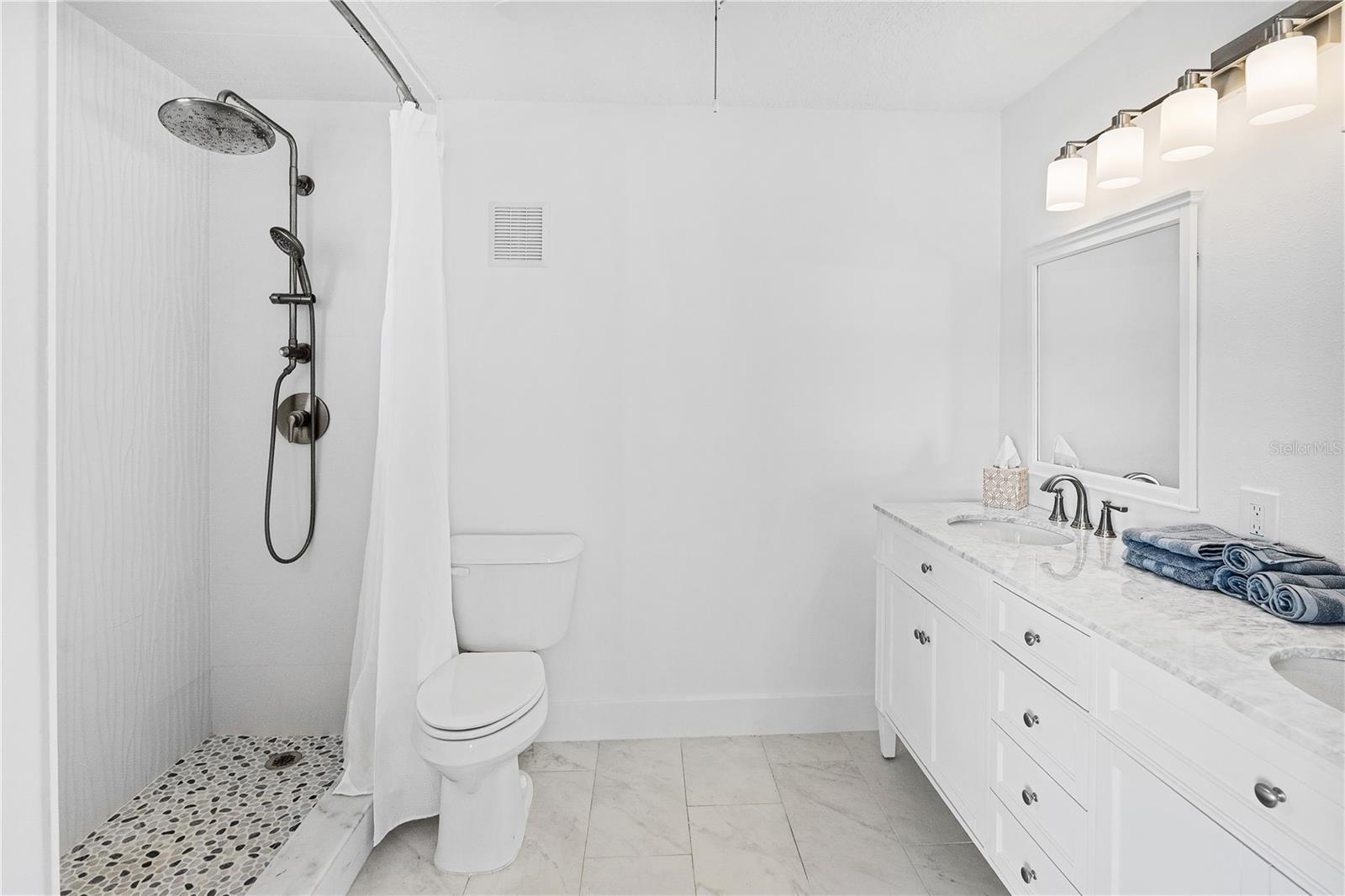 INDIAN WATERS UNIT 03 - Residential