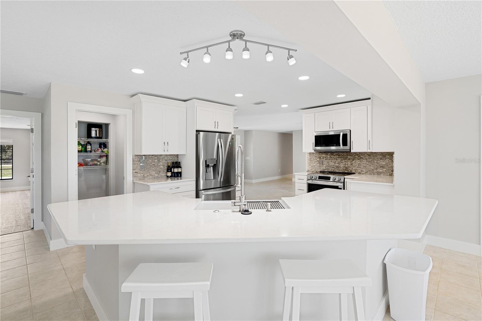 INDIAN WATERS UNIT 03 - Residential