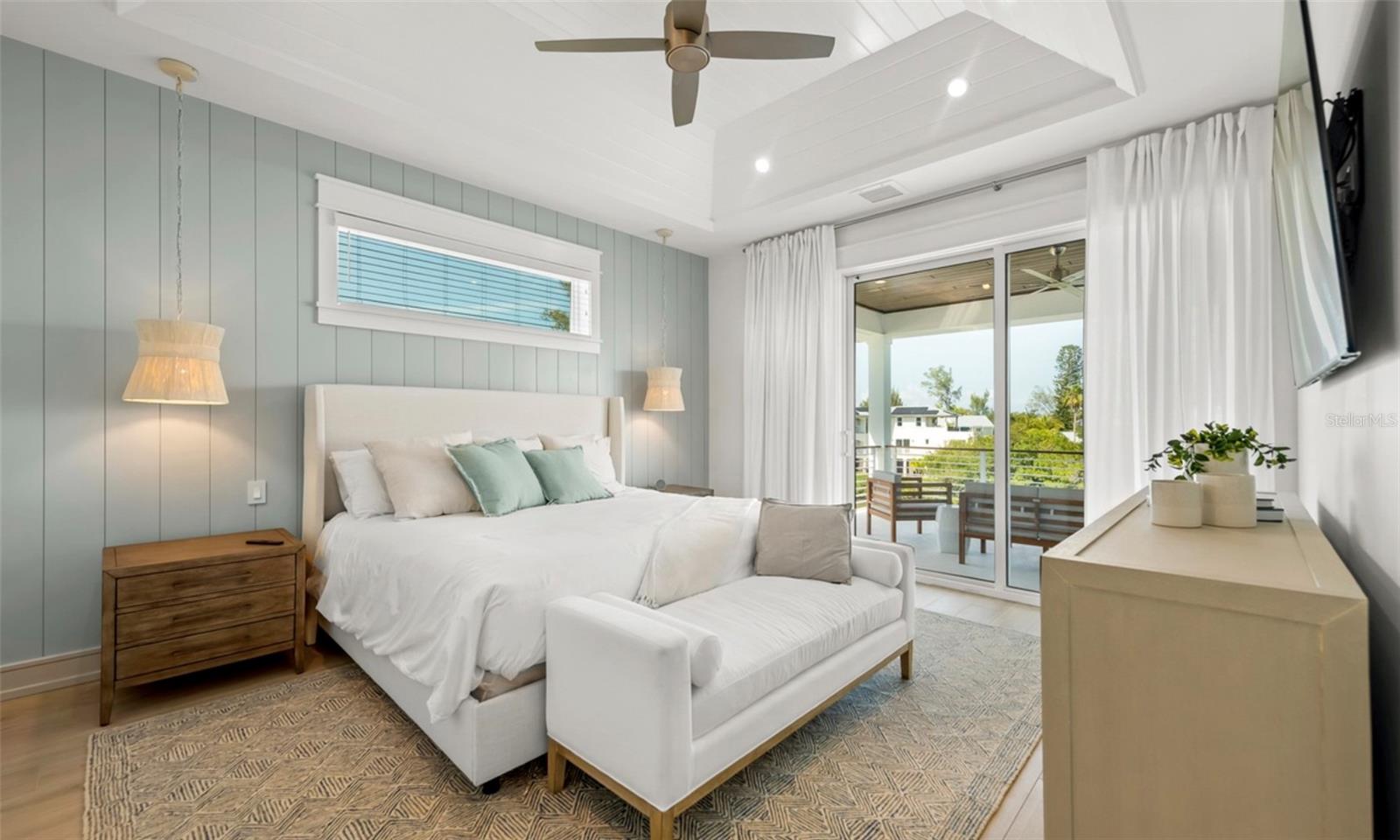 7074800; 302 COCONUT AVENUE; LOT 1; PB 0070/0185 - Residential