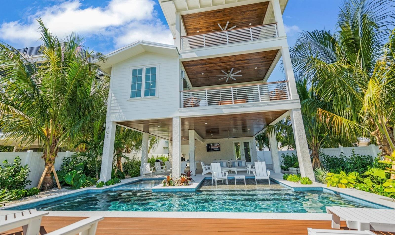 7074800; 302 COCONUT AVENUE; LOT 1; PB 0070/0185 - Residential