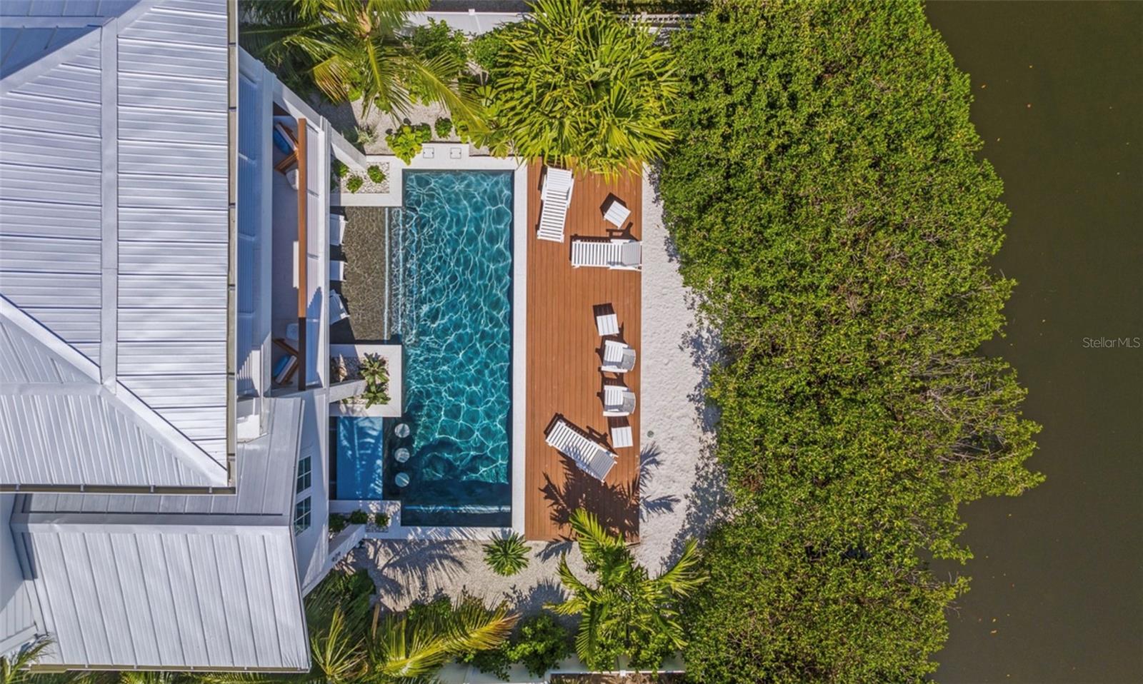 7074800; 302 COCONUT AVENUE; LOT 1; PB 0070/0185 - Residential