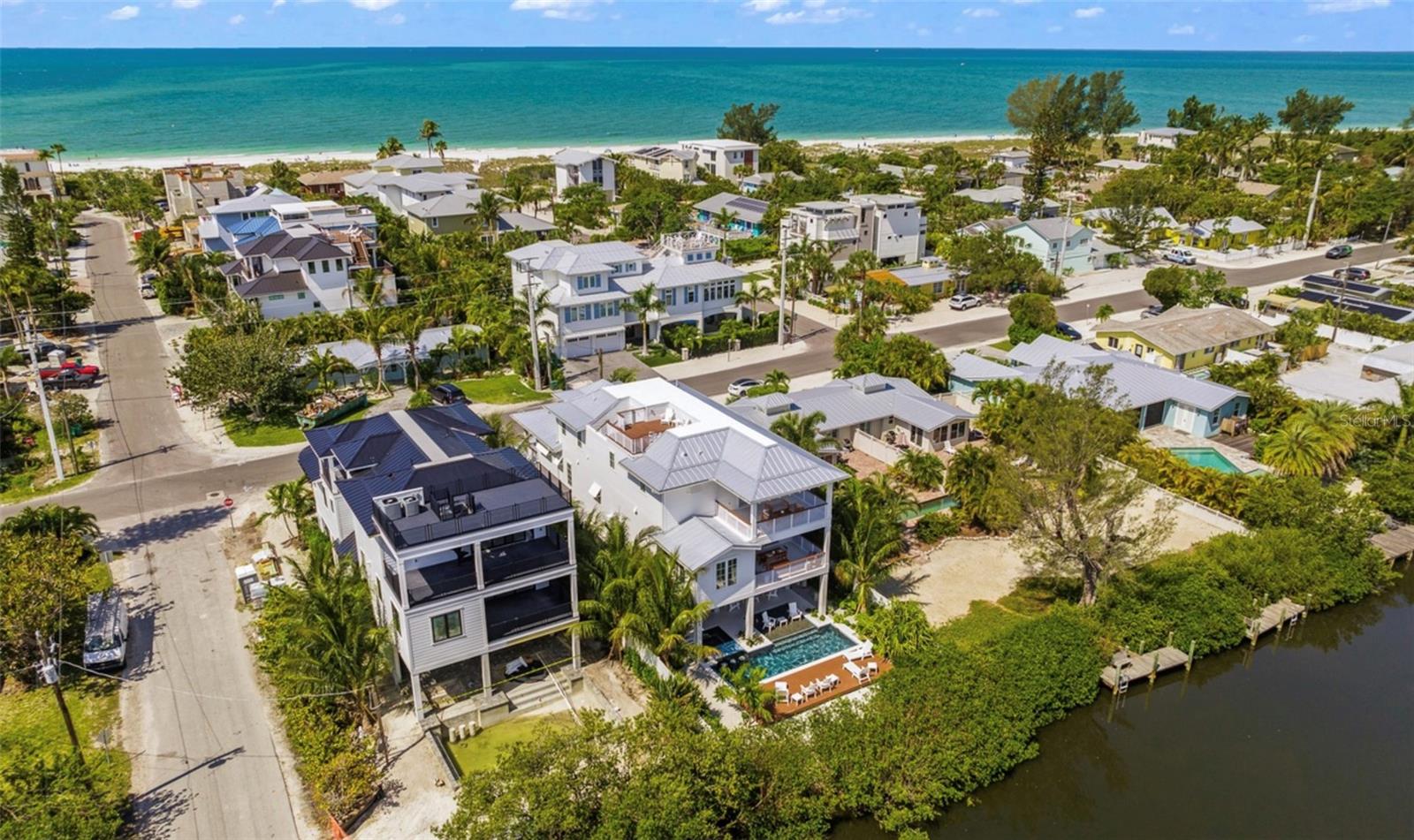 7074800; 302 COCONUT AVENUE; LOT 1; PB 0070/0185 - Residential