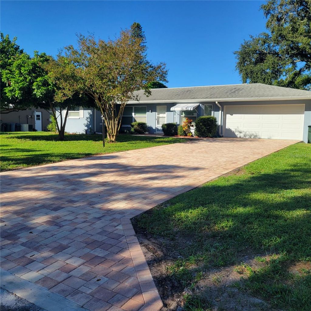 Photo of 11596 Oval Drive E, Largo, FL 33774 (MLS # TB8438737)