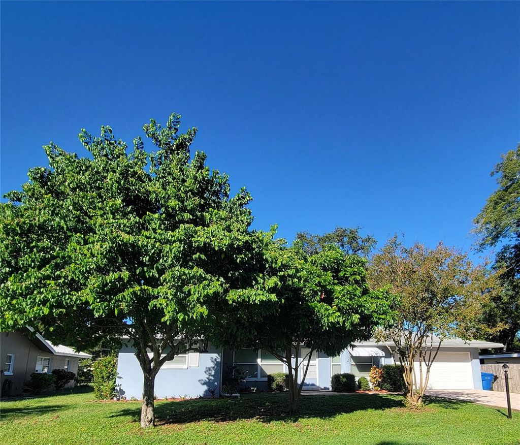 Photo of 11596 Oval Drive E, Largo, FL 33774 (MLS # TB8438737)