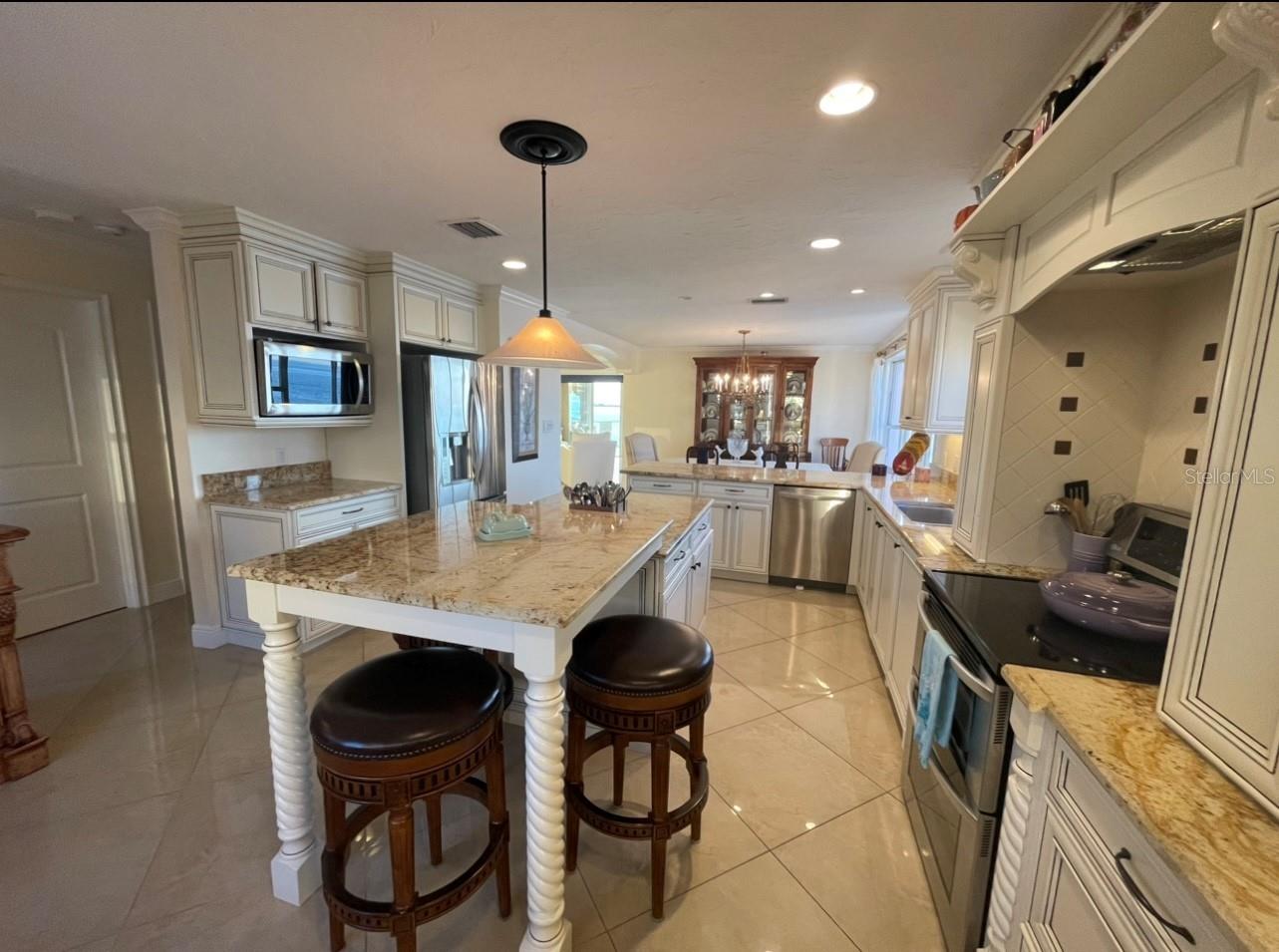 LE CHATEAU - Residential Lease