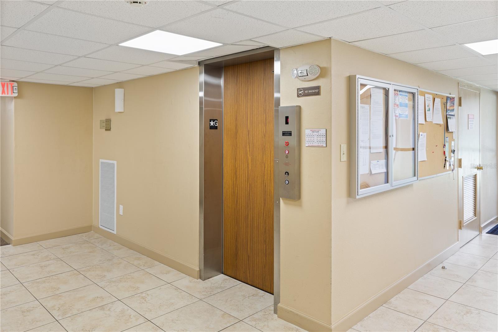 REGENCY HOUSE - Residential