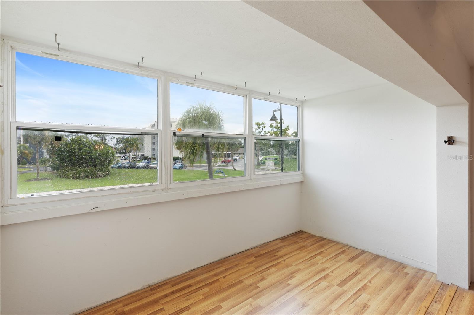 REGENCY HOUSE - Residential