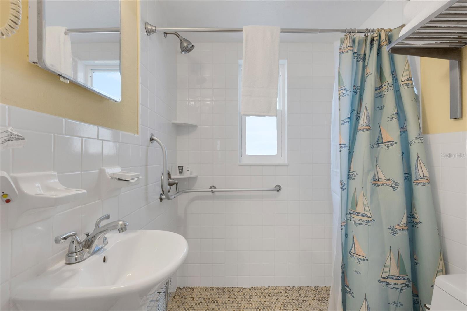 TROPIC TERRACE APT - Residential