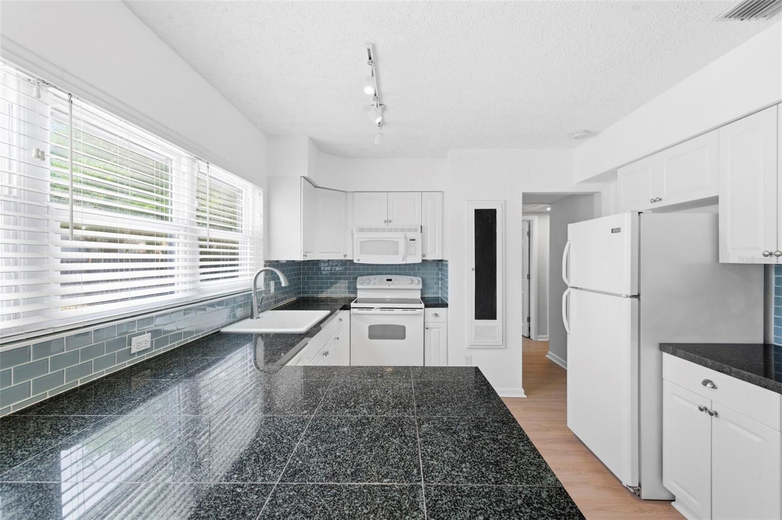 1600 SHERWOOD STREET