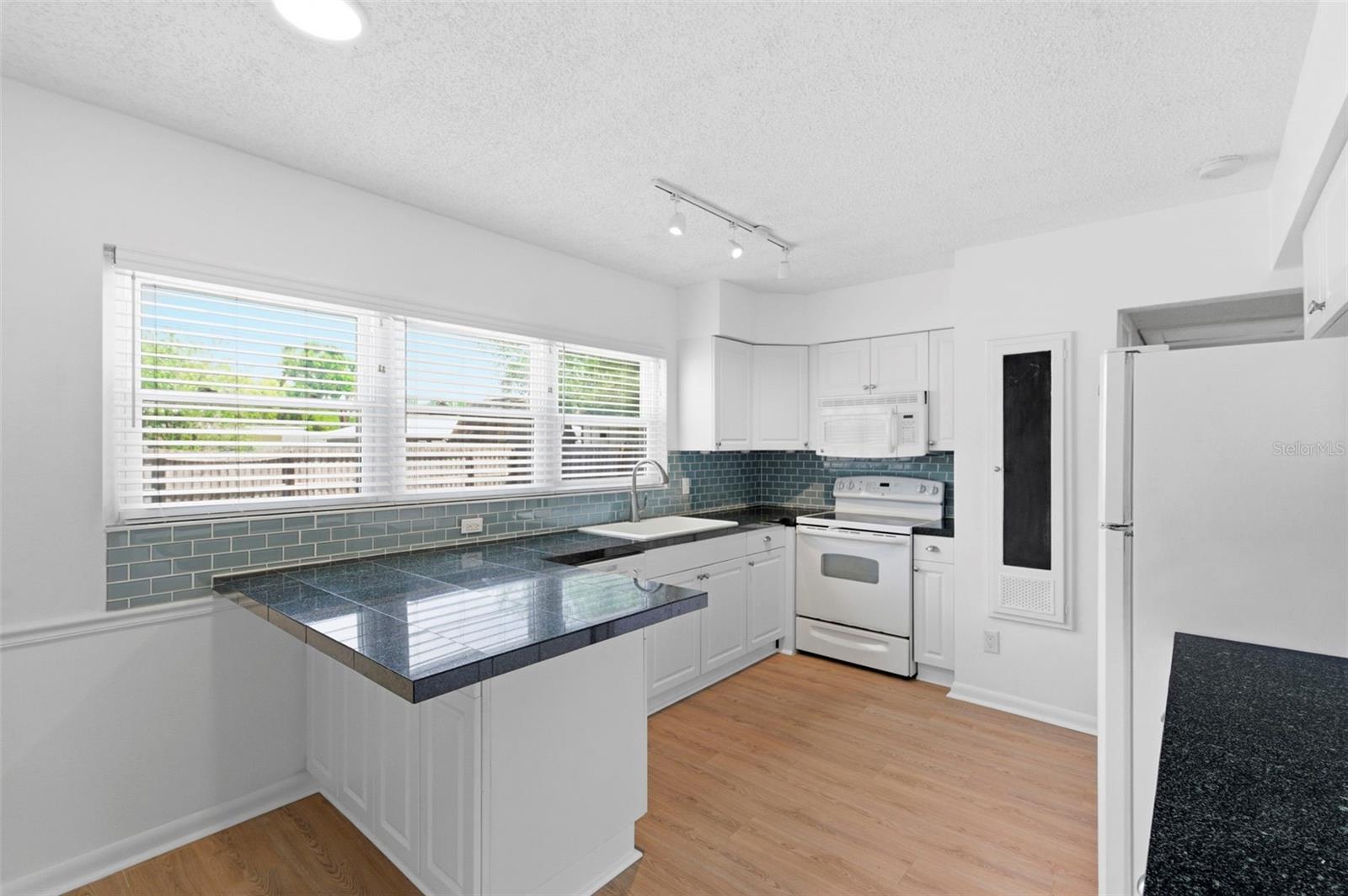 1600 SHERWOOD STREET