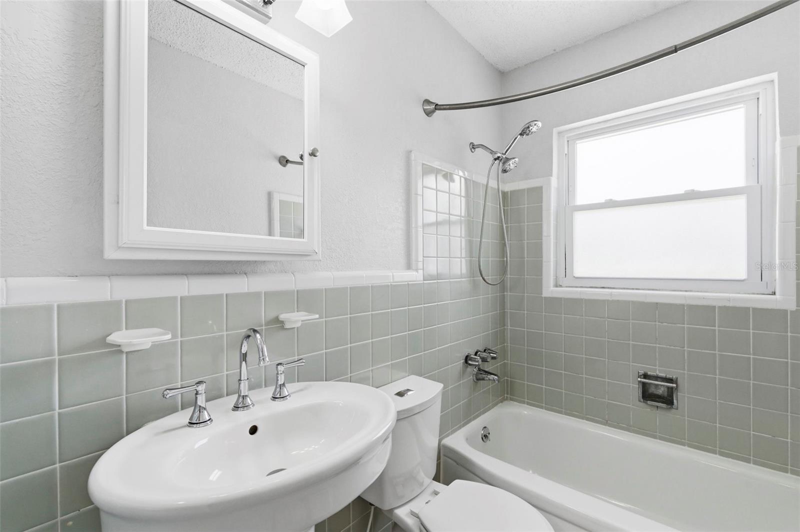 1600 SHERWOOD STREET