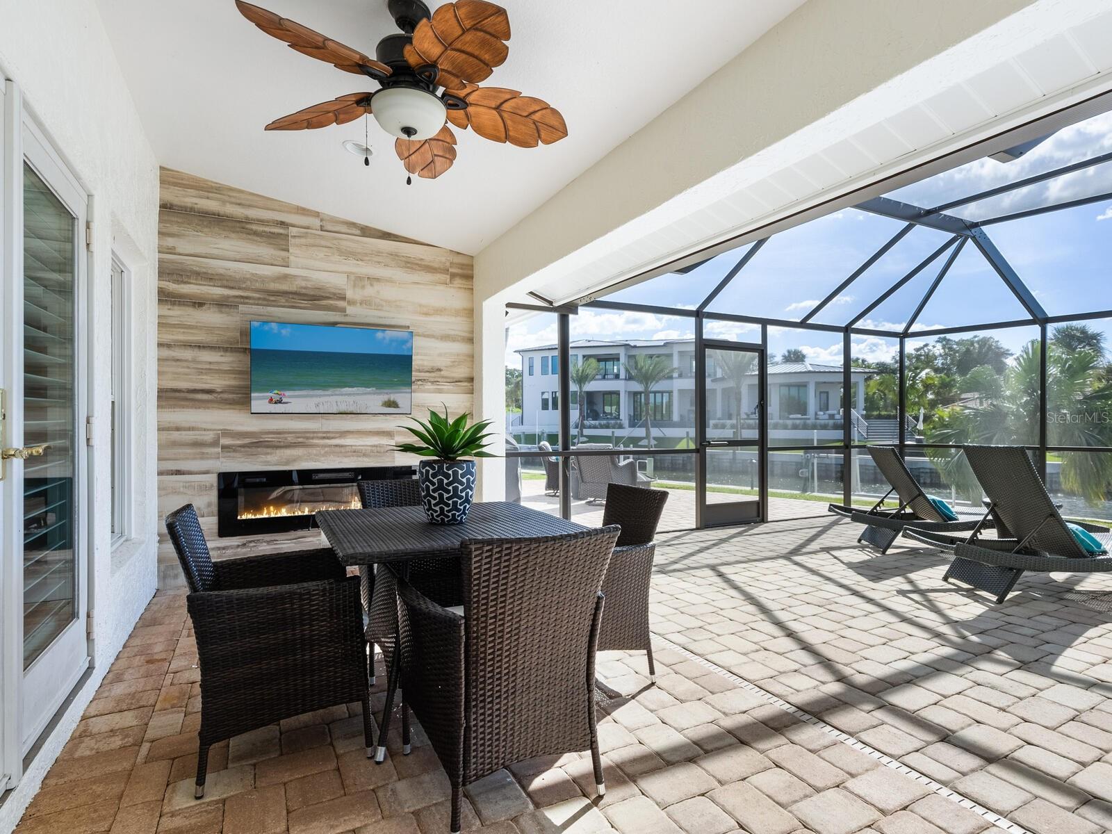 SIESTA ISLES UNIT 4 - Residential