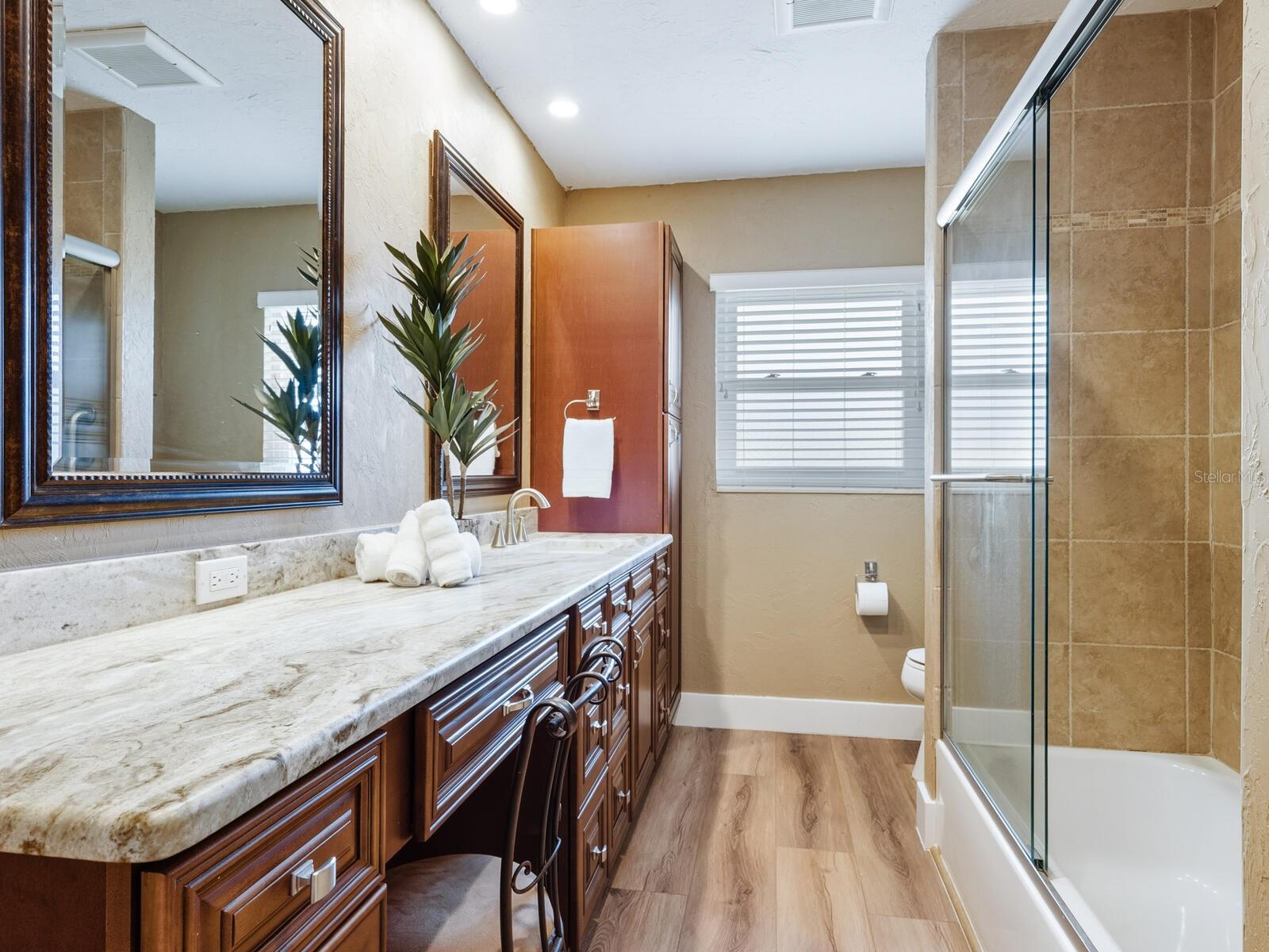 SIESTA ISLES UNIT 4 - Residential