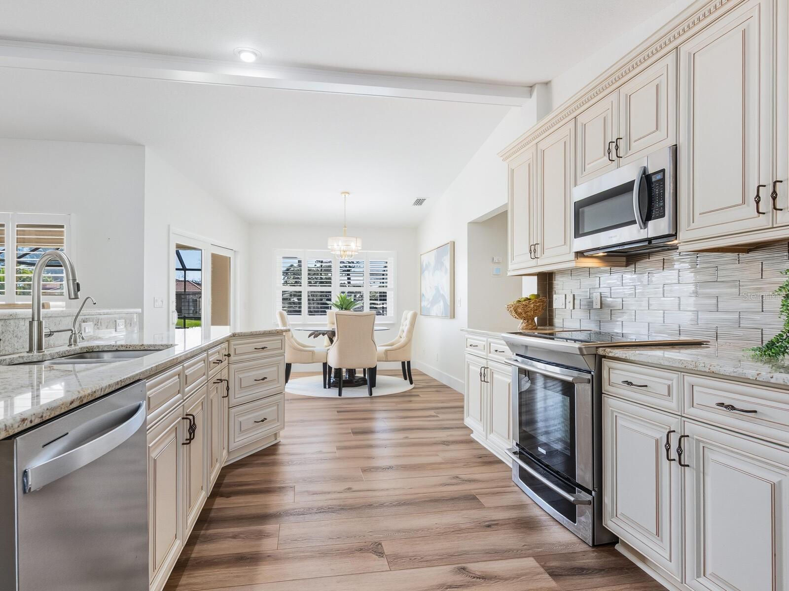 SIESTA ISLES UNIT 4 - Residential