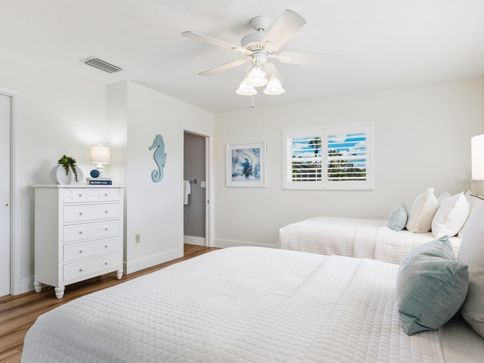 SIESTA ISLES UNIT 4 - Residential