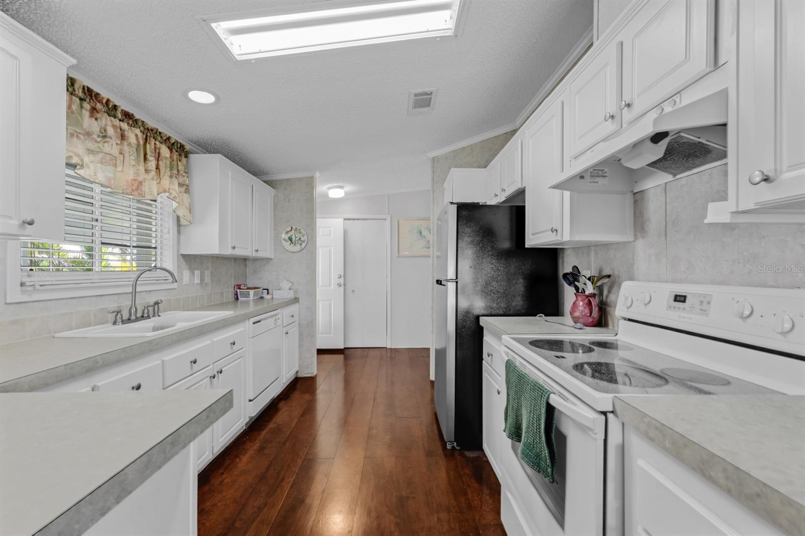 MAPLE LEAF ESTATES - Residential