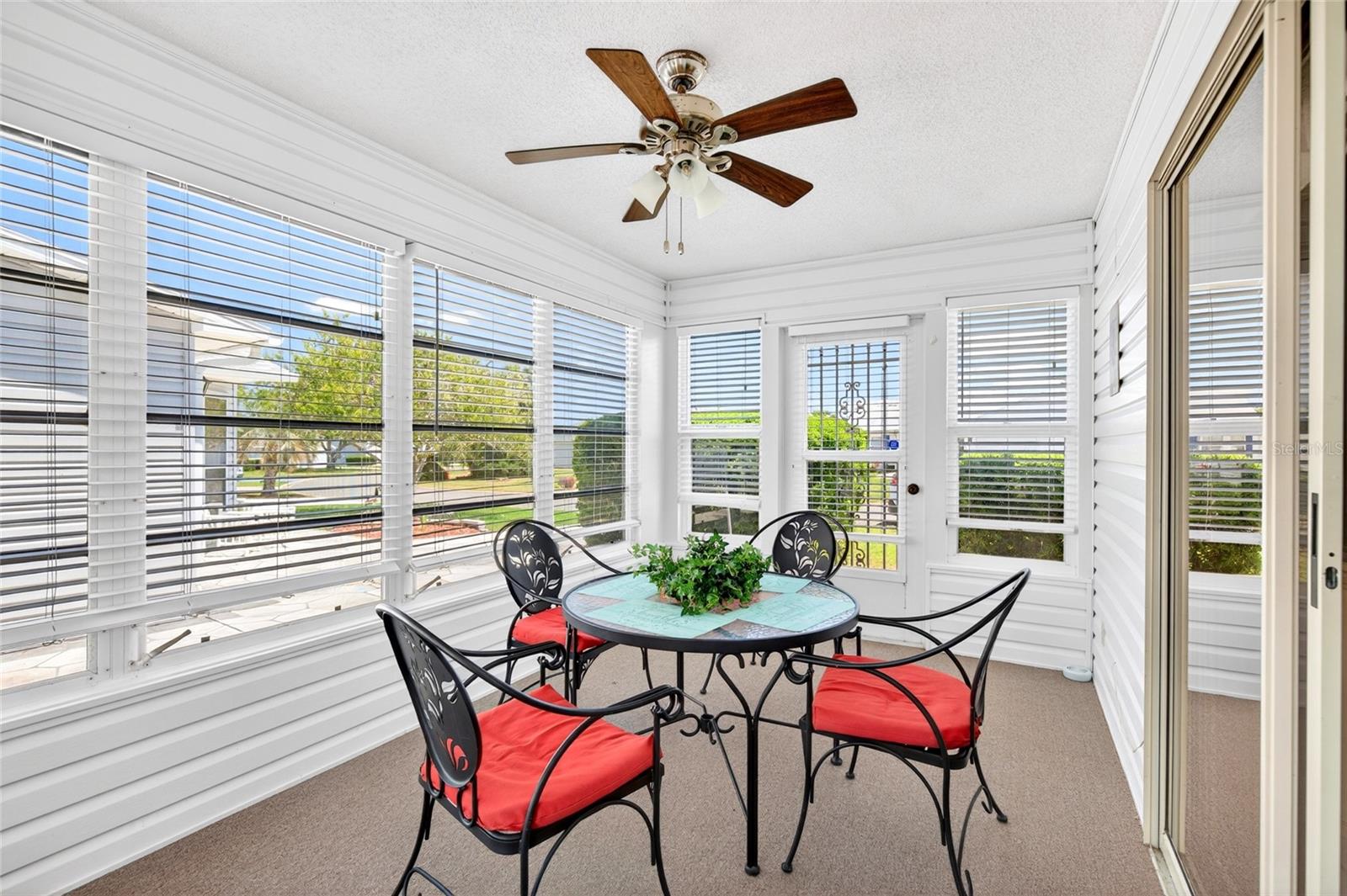 LADY LAKE ORANGE BLOSSOM GARDENS UNIT 16 - Residential