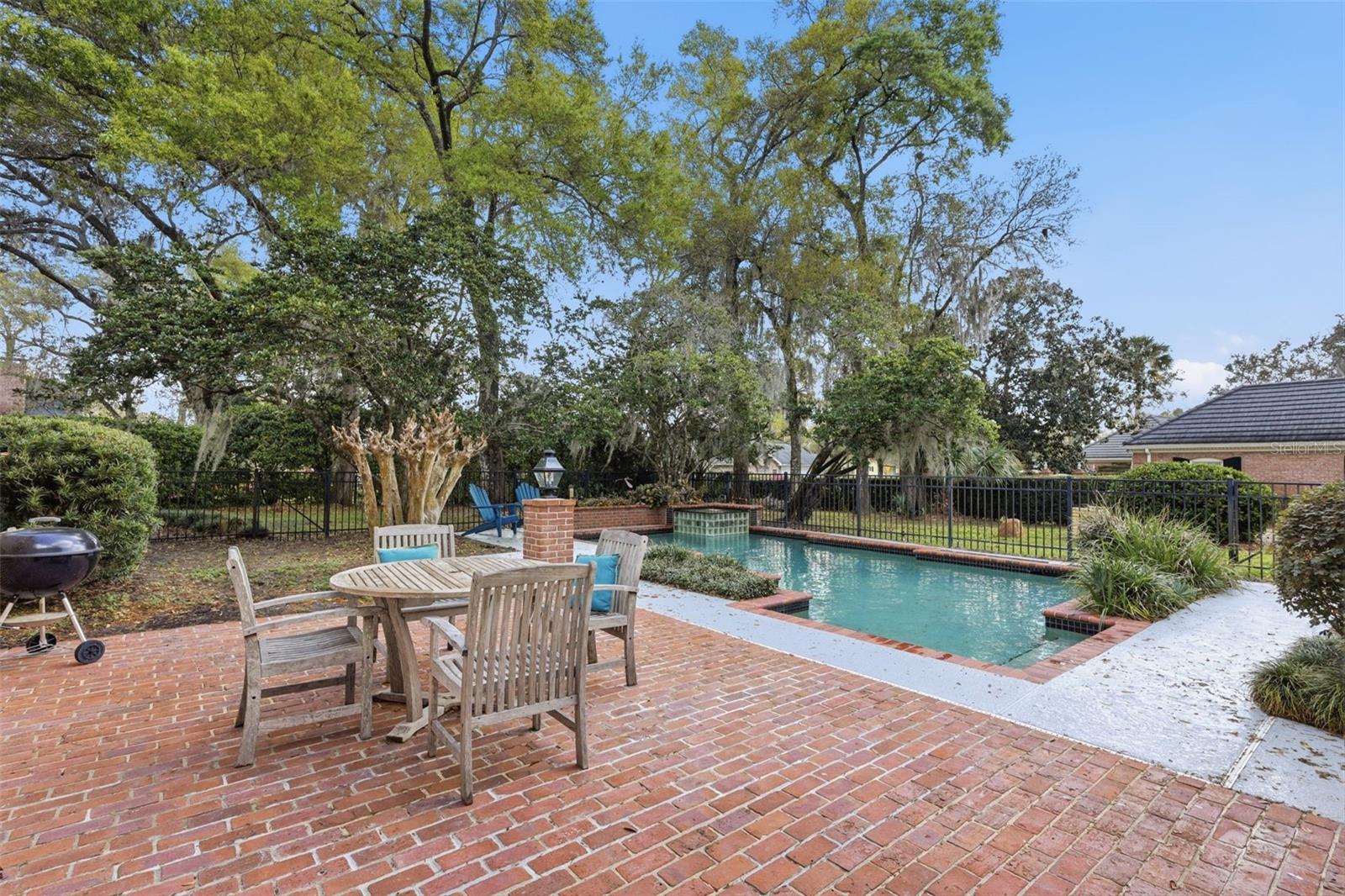 1730 - PINE TREE TERRACE - Residential