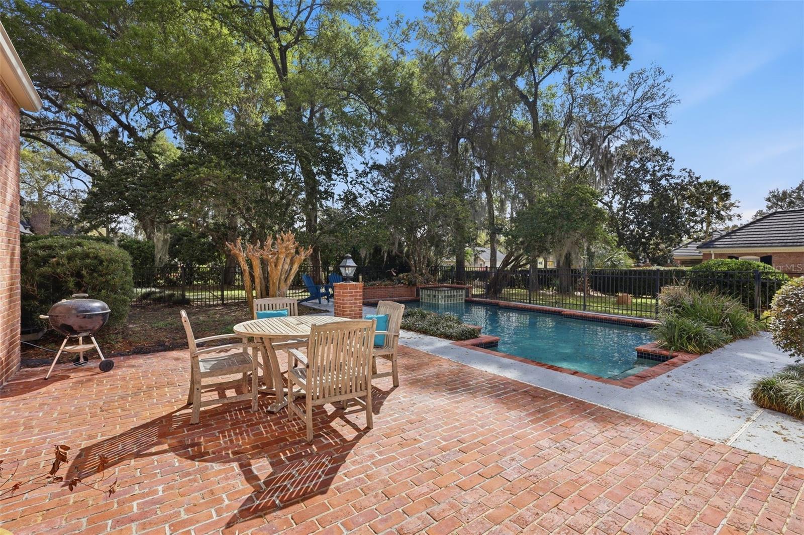 1730 - PINE TREE TERRACE - Residential